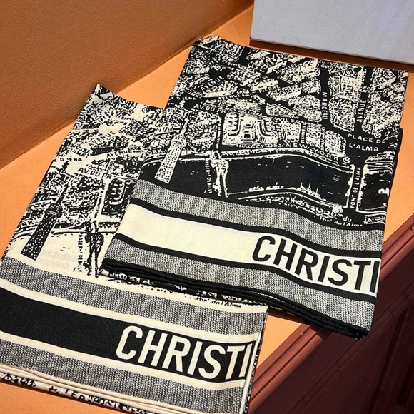 Dior double-sided same color velvet square scarf - Picture 3 of 8